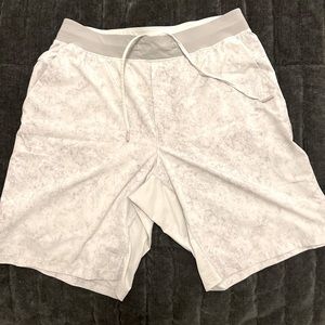 Men’s Lululemon 9 inch THE Short Linerless